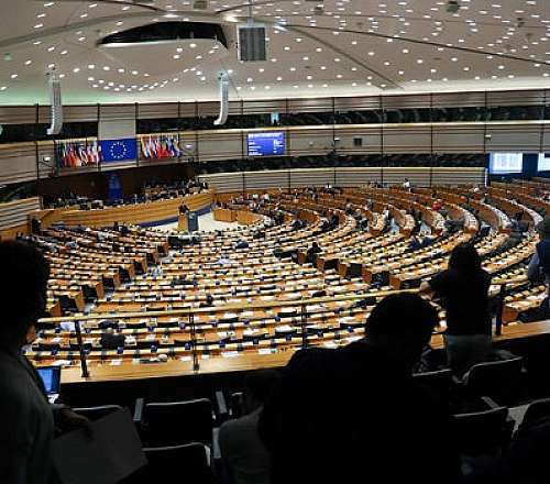 Ευρωεκλογές: Ποιος είναι ο μισθός των ευρωβουλευτών που θα εκλεγούν