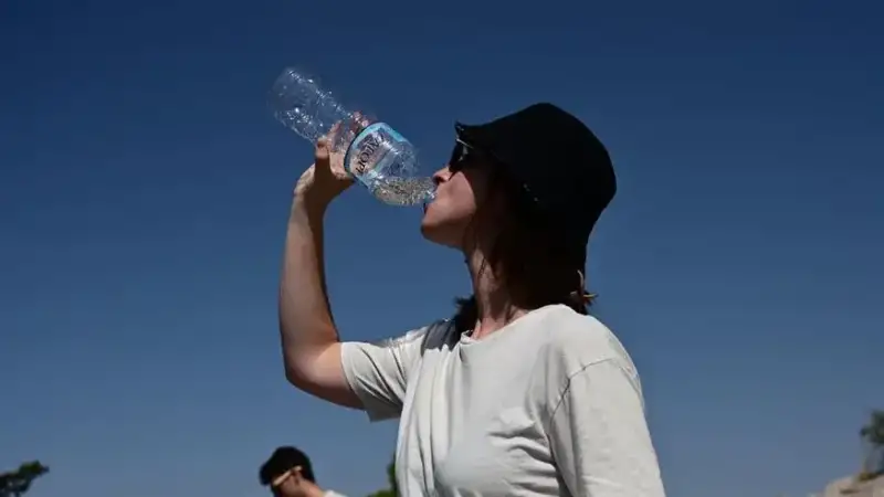 Μαγνησία: Σε απόγνωση οι κάτοικοι και οι επιχειρηματίες - Περιμένουν σε ουρές για ένα μπουκαλάκι νερό