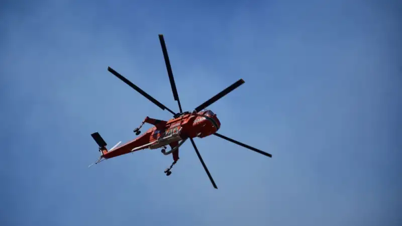 Φωτιά τώρα στο Σχιστό Κορυδαλλού – Επιχειρούν και δύο ελικόπτερα