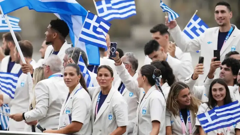 Τελετή έναρξης Ολυμπιακών Αγώνων: Η στιγμή της εισόδου των Αντετοκούνμπο – Ντρισμπιώτη και της ελληνικής αποστολής στον Σικουάνα
