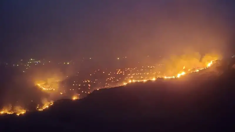 Φωτιές: Δύσκολη η κατάσταση σε Κω και Χίο – Ενισχύθηκαν οι επίγειες δυνάμεις