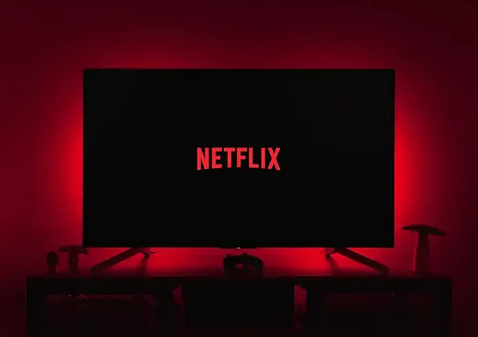 5 σειρές και μία ταινία του Netflix για να δείτε το Σαββατοκύριακο