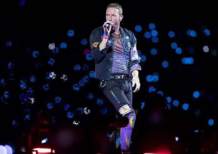 Όλα όσα έγιναν στη σκηνή του ΟΑΚΑ με τους Coldplay  – «Όλα είναι ελληνικά»