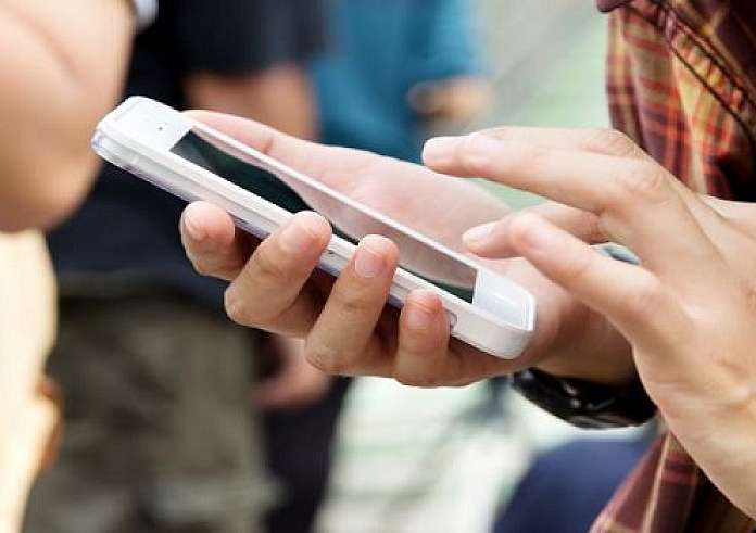 Smartphones: Κατά 4% αναμένεται να αυξηθούν οι πωλήσεις το 2024