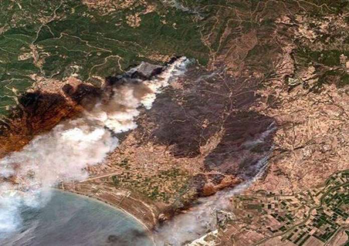 Φωτιά στον Έβρο: Συγκλονιστικές φωτογραφίες από δορυφόρο αποτυπώνουν το μέγεθος της καταστροφής