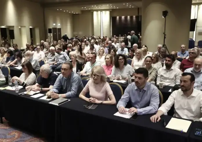 Υποψήφιοι ΣΥΡΙΖΑ: Και τώρα περιοδείες, δηλώσεις υποστήριξης, πολιτικές πλατφόρμες και ντιμπέιτ