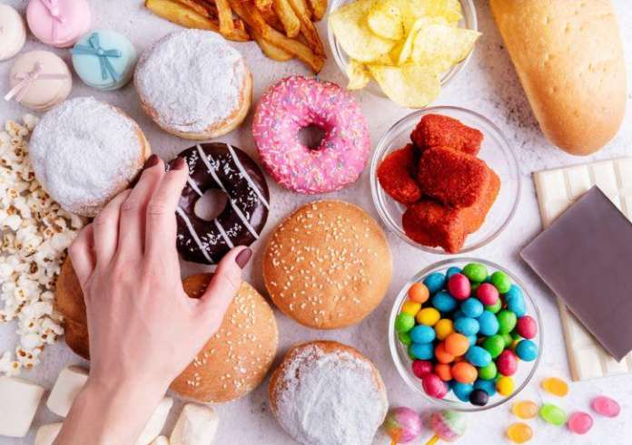Έχεις διαρκώς επιθυμία για γλυκό: Δες ποιοι είναι οι λόγοι και πώς να την αντιμετωπίσεις για να μην πάρεις βάρος
