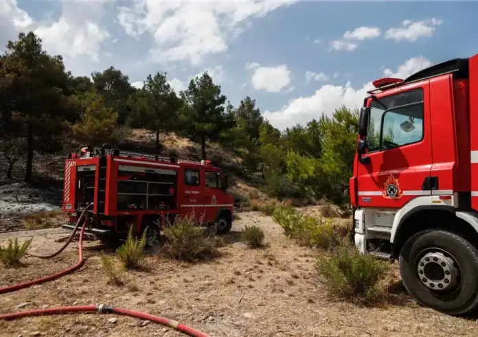 Φωτιά σε Διόνυσο, Μαραθώνα και Χαλάνδρι από κεραυνούς – Μεγάλη κινητοποίηση της πυροσβεστικής