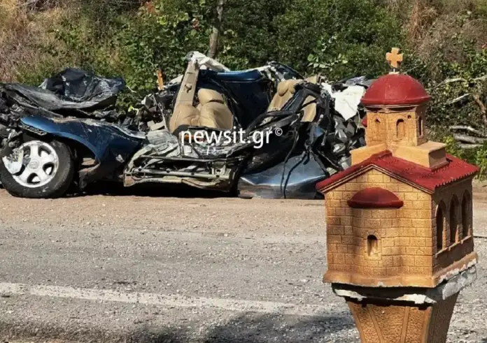 Τροχαίο στη Μεσσηνία: Έκοψαν τις οροφές των αυτοκινήτων για να απεγκλωβίσουν τους 4 νεκρούς και 5 τραυματίες