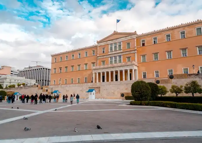 Λεφτά υπάρχουν: Σχεδόν 18 εκατ. ευρώ παίρνουν τα κόμματα ως κρατική επιχορήγηση συν άλλα 9,6 εκατ. λόγω ευρωεκλογών