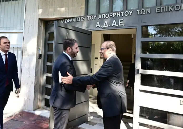 Υποκλοπές: Οργή μετά την άρνηση της ΑΔΑΕ να καλέσει σε ακρόαση η ΕΥΠ – Θα κινηθεί νομικά ο Ανδρουλάκης, πυρ ομαδόν από την αντιπολίτευση
