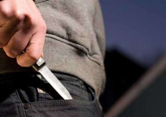 Θεσσαλονίκη: Συνελήφθη 17χρονος που λήστεψε ψιλικατζίδικο - Έβγαλε μαχαίρι