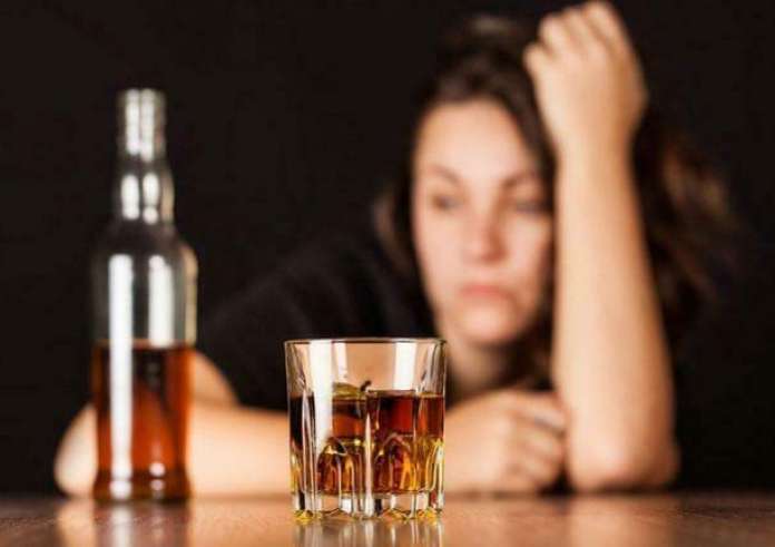 Εννιά μύθοι για το αλκοόλ που πρέπει να σταματήσεις να πιστεύεις