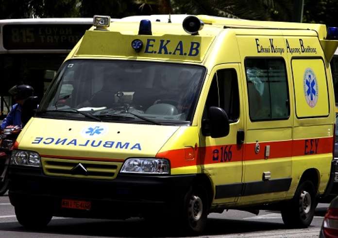 Πρέβεζα: 55χρονος πέθανε σε καρότσα αγροτικού στον δρόμο για το Κέντρο Υγείας - H απάντηση του ΕΚΑΒ