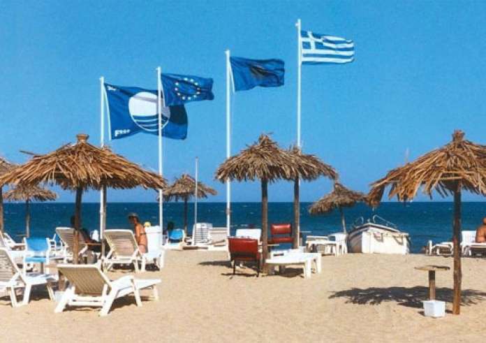 Γαλάζιες Σημαίες: Οι 617 βραβευμένες παραλίες – Ποια περιοχή της Ελλάδας κατέκτησε την πρωτιά