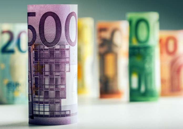 Κατώτατος μισθός: Αυξάνεται από την 1η Απριλίου – Στα πόσα ευρώ διαμορφώνεται