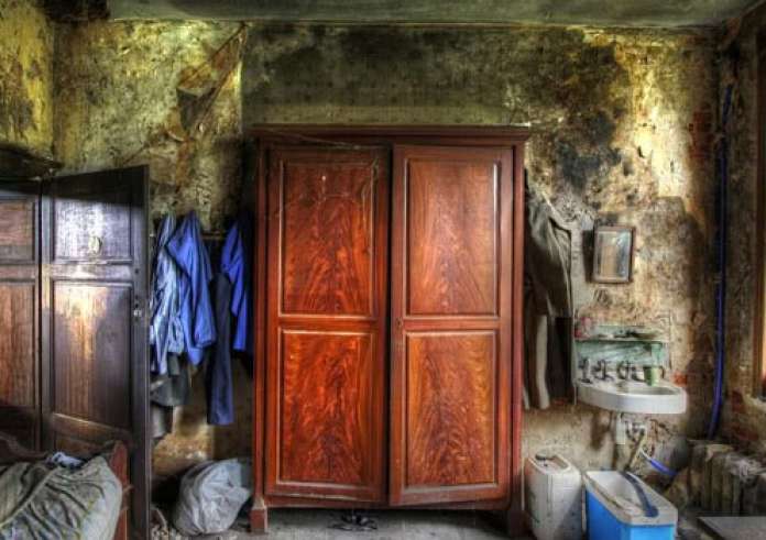 Το μυστήριο σπίτι στη Βόνιτσα: Οι ένοικοι έβρισκαν σχισμένα τα ρούχα τους