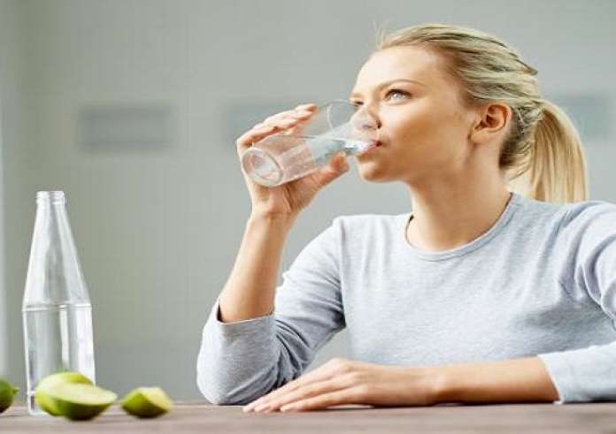 6 πράγματα που συμβαίνουν όταν δεν πίνεις αρκετό νερό