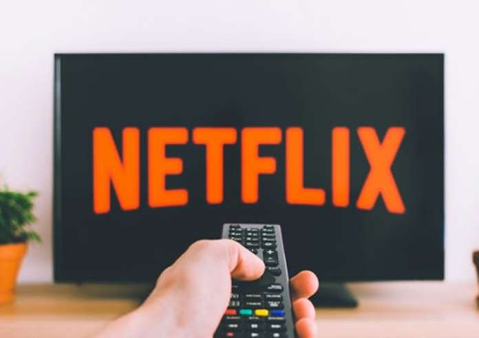 Netflix: 5 σειρές για να μη βγεις από το σπίτι το Σαββατοκύριακο
