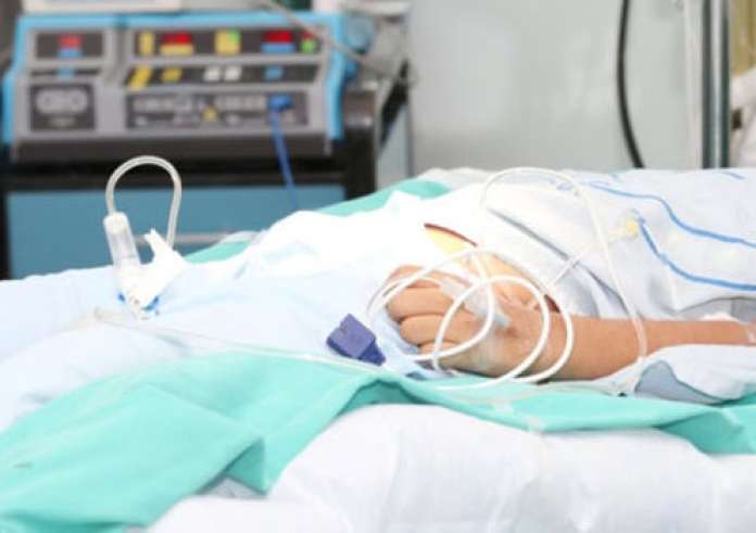 Φωκίδα: Στη ΜΕΘ του νοσοκομείου Πάτρας ο 4χρονος που τραυματίστηκε στο κεφάλι από σανίδα SUP