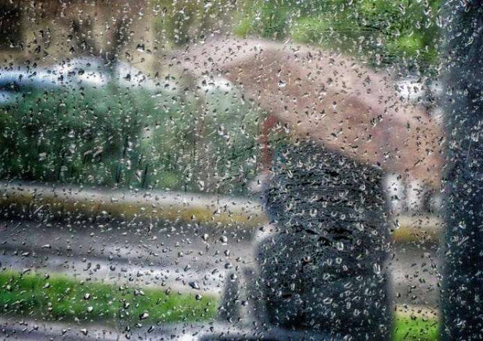 Βροχές και καταιγίδες από το απόγευμα σε αρκετές περιοχές – Παραμένουν οι χαμηλές θερμοκρασίες