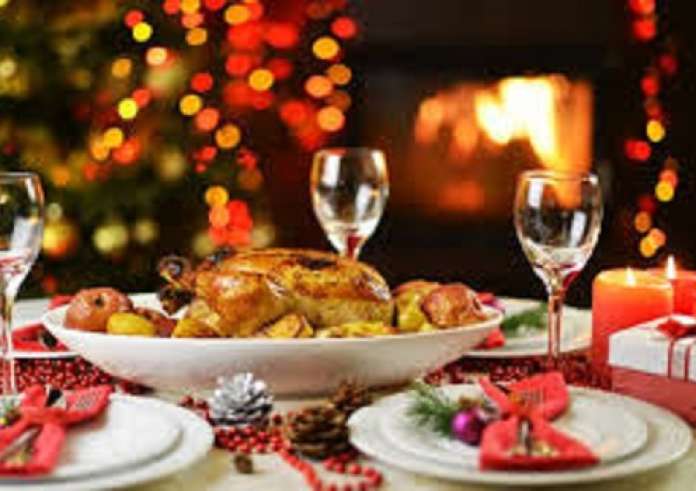 Φωτιά το χριστουγεννιάτικο τραπέζι: Σύγκριση τιμών το 2022 και το 2023