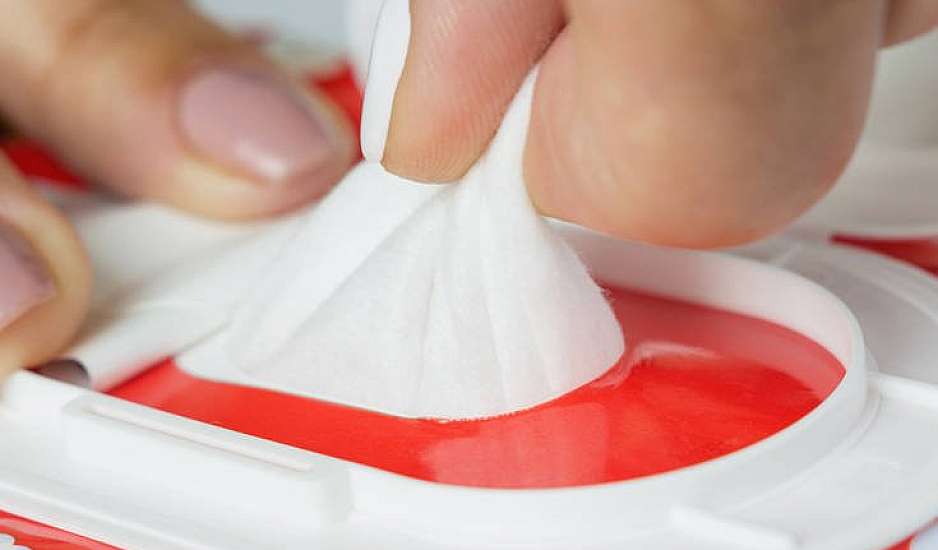 Αντιβακτηριδιακά μαντηλάκια: 10 πράγματα που δεν πρέπει να καθαρίζετε