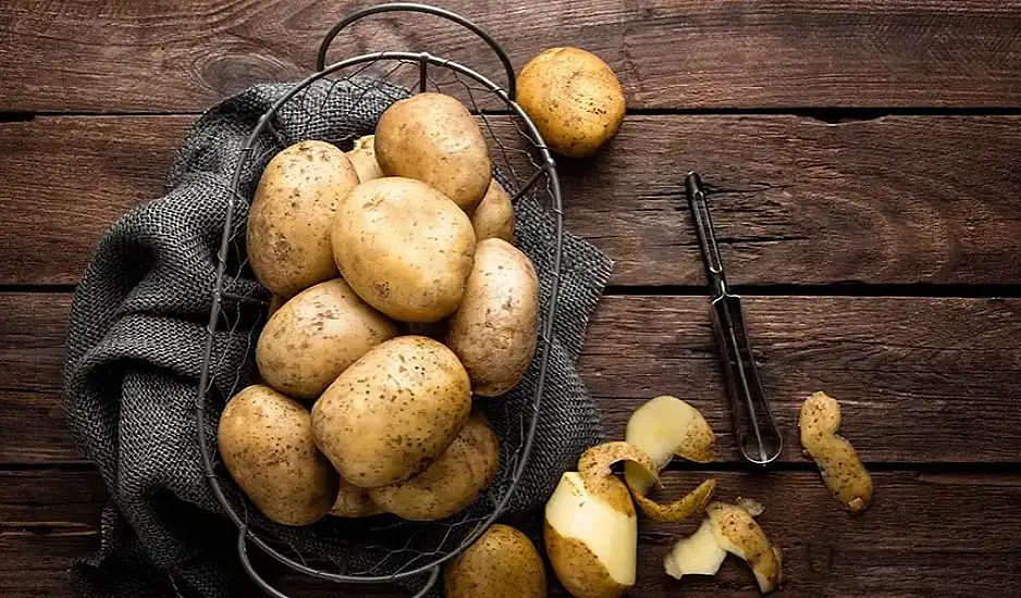 Πέντε πράγματα που μπορείτε να καθαρίσετε με μια πατάτα