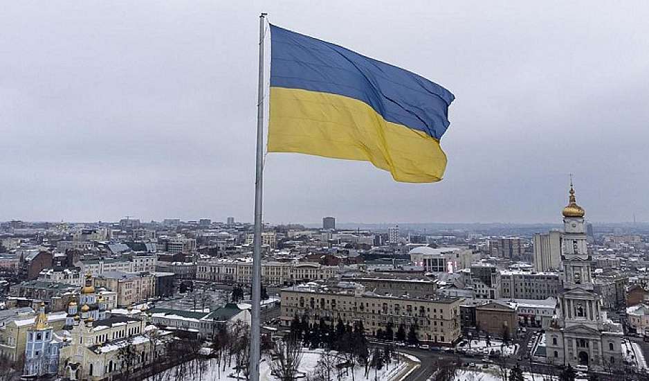 Ουκρανός ΥΠΑΜ: Η ΕΕ πρέπει να αναγνωρίσει τον Πούτιν ως 'εγκληματία πολέμου