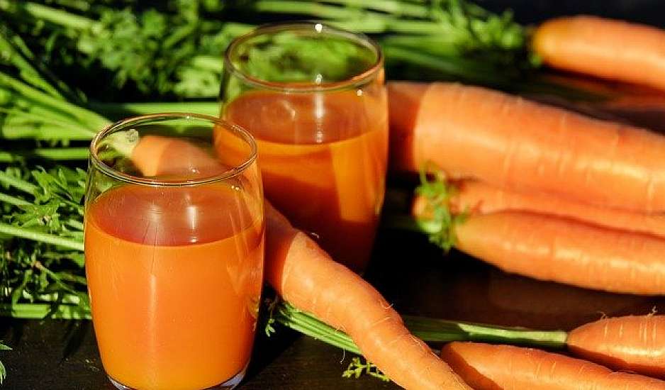 8 απίστευτα οφέλη που έχει ο χυμός καρότου