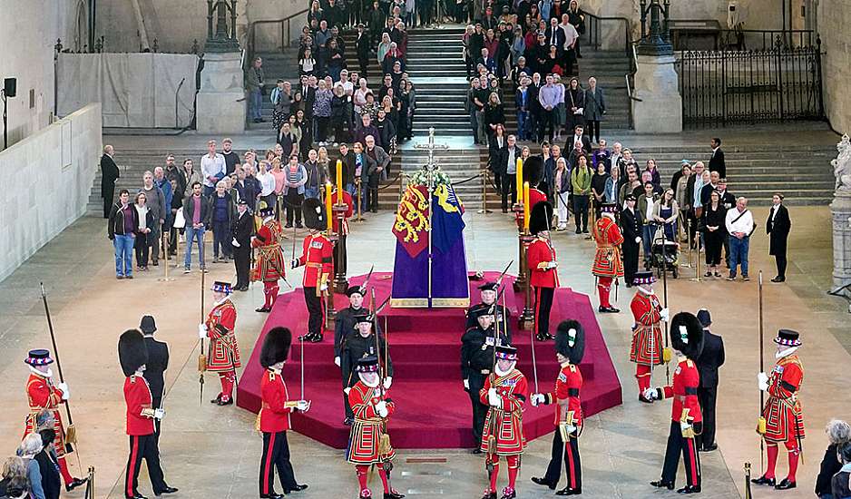 Βασίλισσα Ελισάβετ: Ουρές χιλιομέτρων για το τελευταίο αντίο - Το χρονοδιάγραμμα της κηδείας