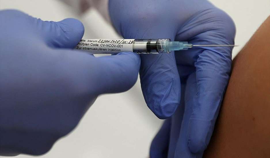 Οι οδηγίες του FDA και του CDC για την τρίτη δόση των εμβολίων