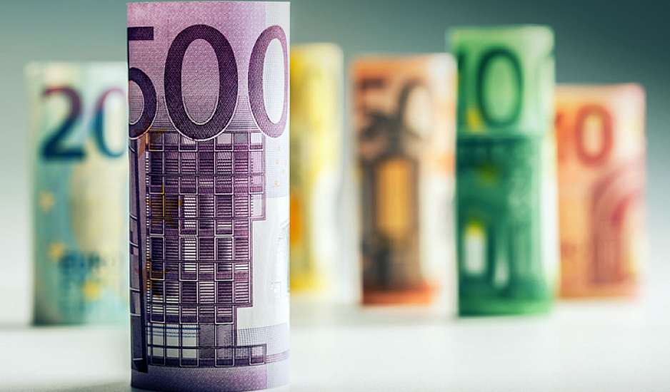 Κατώτατος μισθός: Αυξάνεται από την 1η Απριλίου – Στα πόσα ευρώ διαμορφώνεται