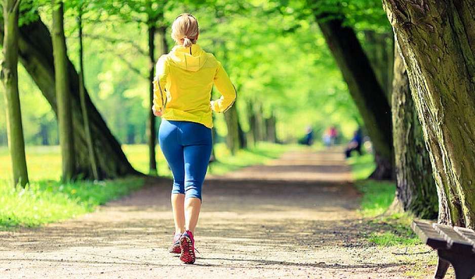 Θέλεις να χάσεις βάρος; Η συγκεκριμένη ώρα που θα σε βοηθήσει στο ημερήσιο 30λεπτο περπάτημα