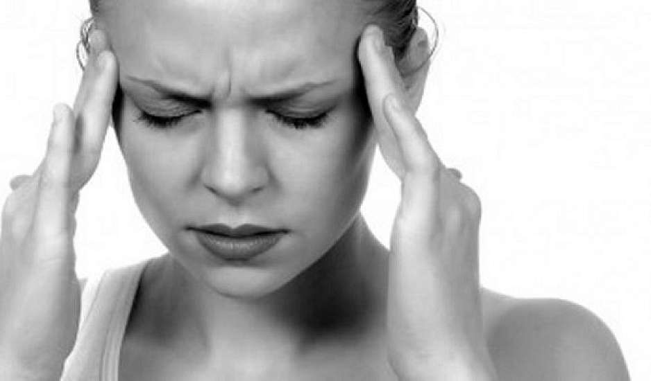 Λόγοι για τους οποίους μπορεί να ξυπνάτε με πονοκέφαλο